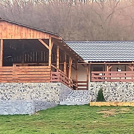Willa Casa Claudiu Ieşelniţa Zewnętrze zdjęcie