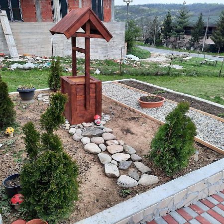 Willa Casa Claudiu Ieşelniţa Zewnętrze zdjęcie