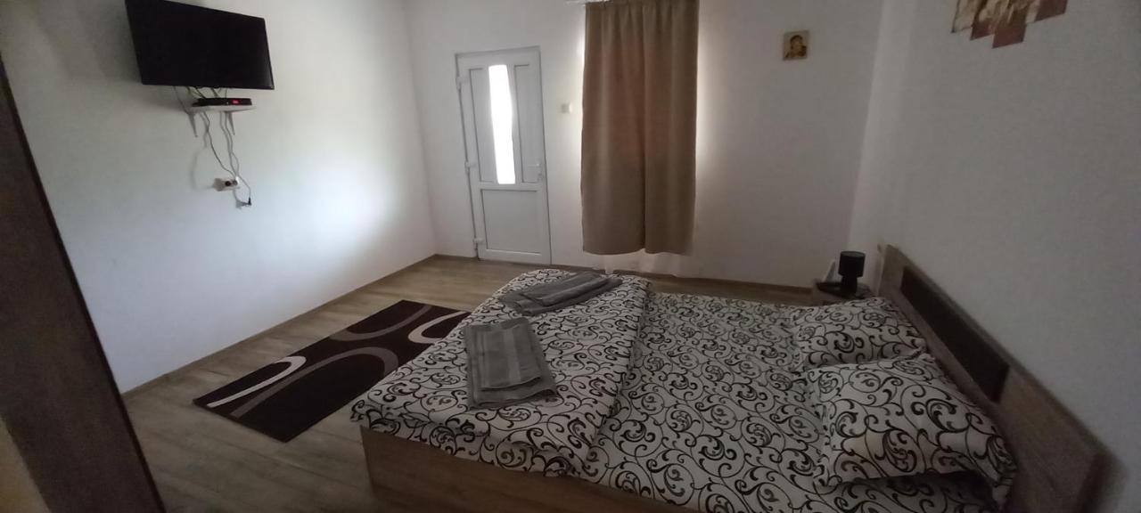 Willa Casa Claudiu Ieşelniţa Zewnętrze zdjęcie