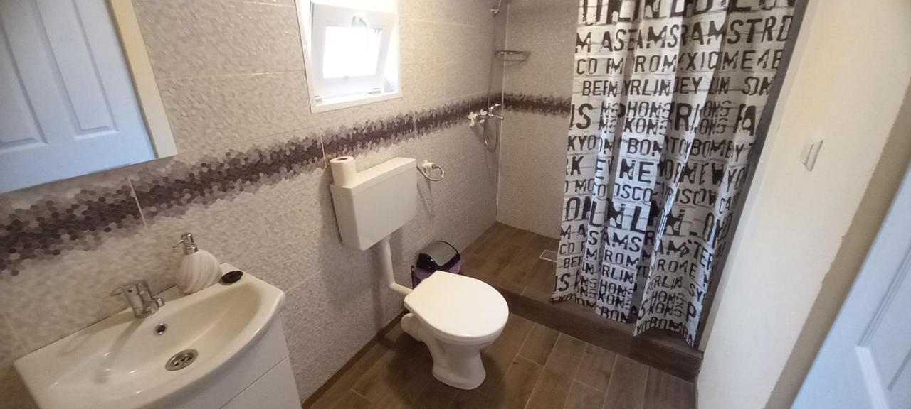 Willa Casa Claudiu Ieşelniţa Zewnętrze zdjęcie
