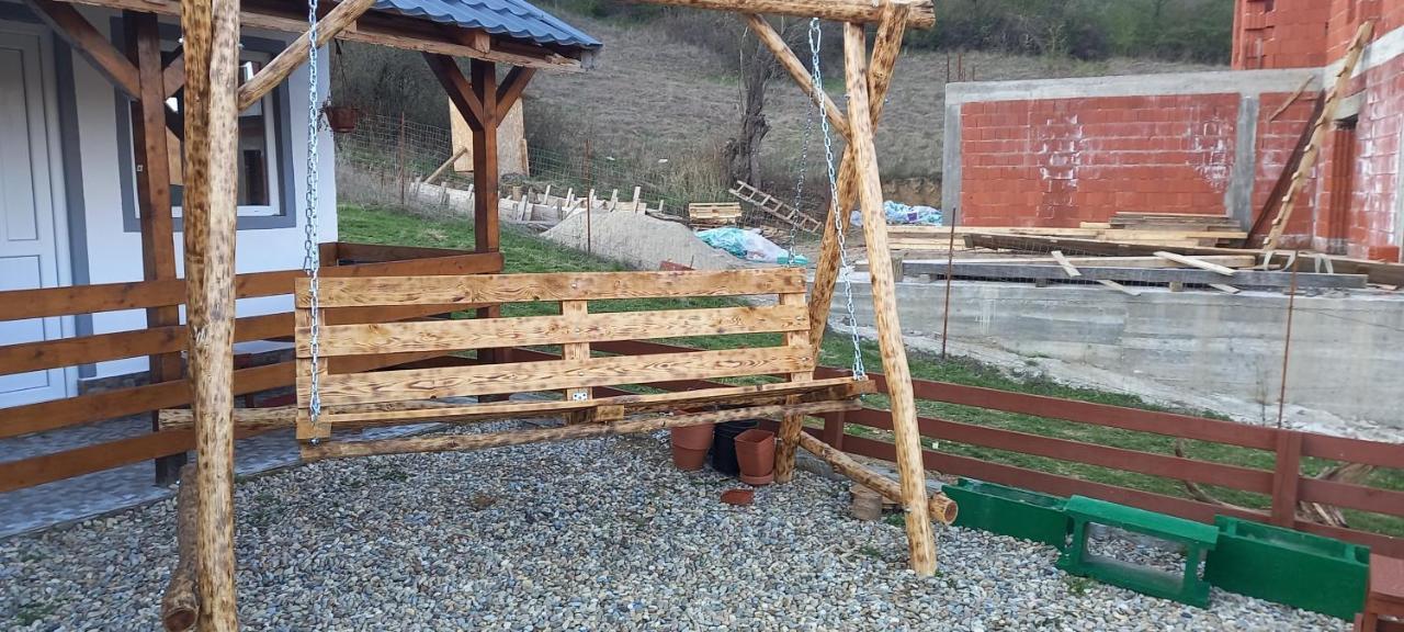 Willa Casa Claudiu Ieşelniţa Zewnętrze zdjęcie